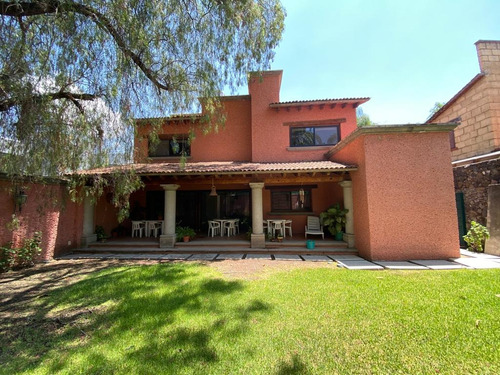 Casa Muy Conservada Estilo Mexicano Contemporáneo