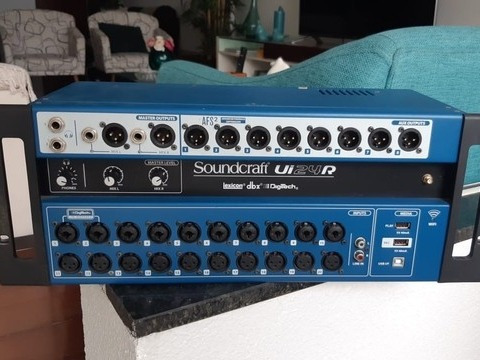 Imagem 2 de 2 de Soundcraft Ui24r
