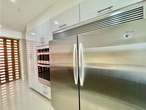 Se Alquila Apto 206m2 3h+s/5b/3p Lomas De Las Mercedes