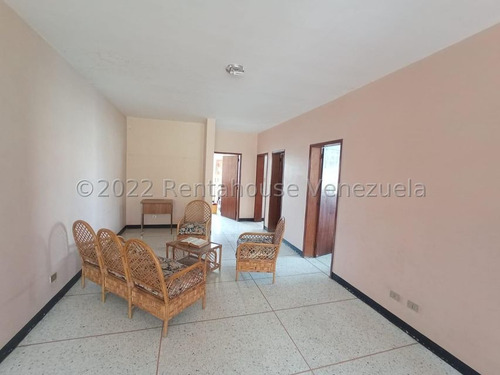 Jl/ ¡el Espacio Perfecto Para Tu Hogar! Casa En Venta Centro-este. Barquisimeto Lara, Venezuela/ José López/ # 23-16935