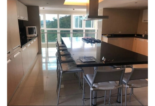 Vendo Casa 1100m2, 5h/7b/8p Cerro Verde 5433