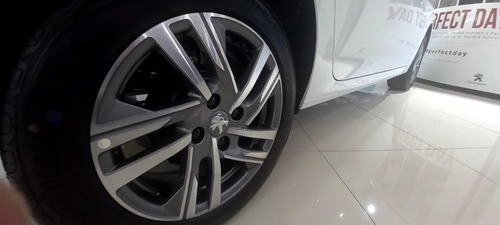 Imagen 12 de 23 de Peugeot 208 Allure Pack 1.6 Tiptronic 2023