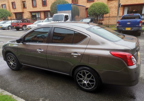 Nissan Versa Sense Mecanico