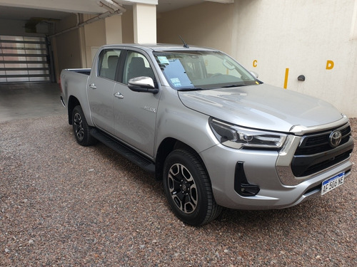 Imagen 4 de 12 de Toyota Hilux 2022 2.8 Cd Srx 177cv 4x4