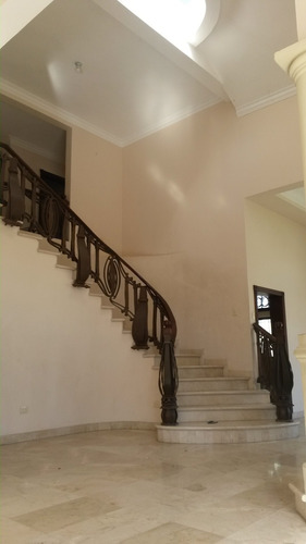 Casa 2 Niveles En Alameda - Res. Privado
