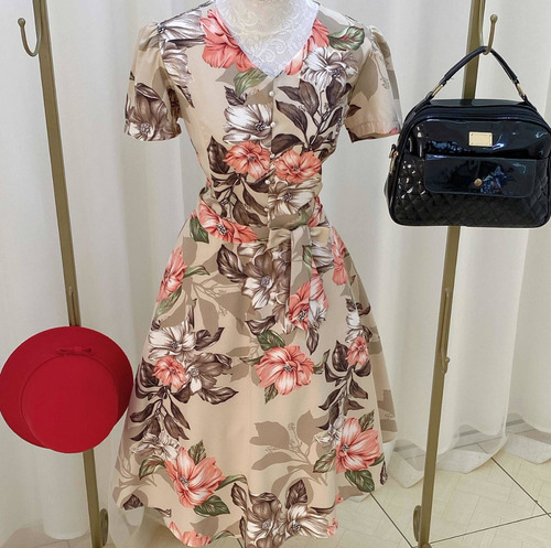 Imagem 5 de 8 de Vestido Rodado Gode Midi Bege Floral