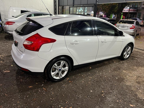 Imagen 5 de 14 de Ford Focus 5p 2.0l N At Se Plus