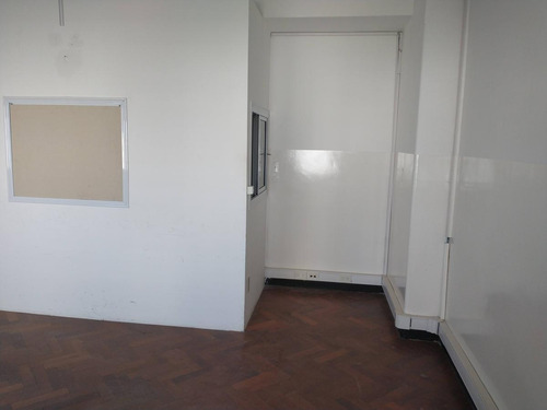 Venta Oficina Tres Ambientes En Monserrat