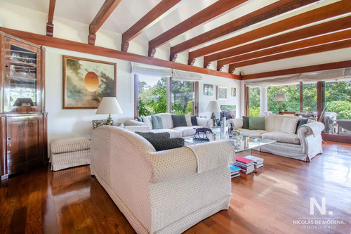 Casa En Venta Barrio Golf Punta Del Este De Seis Dormitorios
