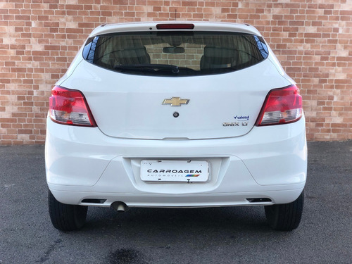 Onix Lt 1.0 2015