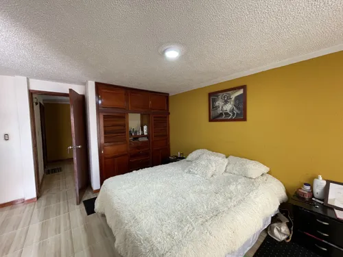 Casa En Venta En El Tesoro. Cod V1119