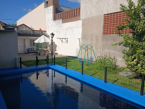 Excelente Casa Familiar Con Gran Patio Y Pileta