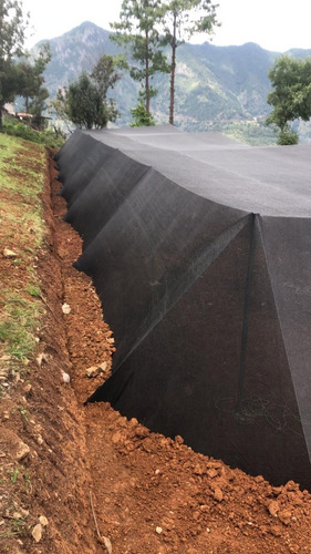 Imagen 2 de 9 de Malla Sombra Raschel Negra Rollo 70% 4.20x15 Mts