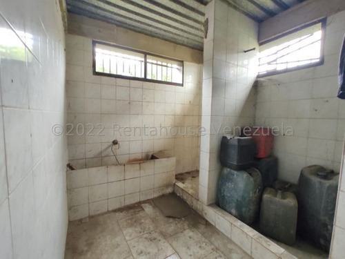 Imagen 20 de 23 de En Venta Amplio Terreno Con Granja Agricola Ubicado En La Estratégica Av Los Aviadores 23-8117 Ejc