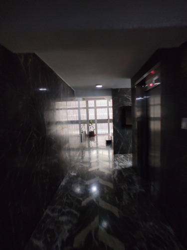 En Venta Comodo Y Amplio Apartamento Resd. Taguanes Andres Bello Zona Centrica Maracay 005jsc