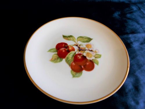 Hermoso Plato De Porcelana Alemana Hutschenreuther. Cerezas