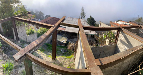 Ls Vende Terreno Con 75% Casa Construida El Junquito