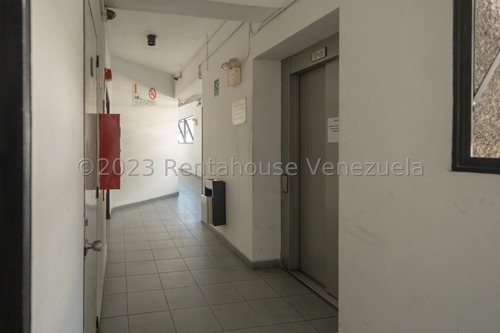 Imagen 11 de 14 de Estupendo Edificio En Venta Los Cortijos De Lourdes 23-19640