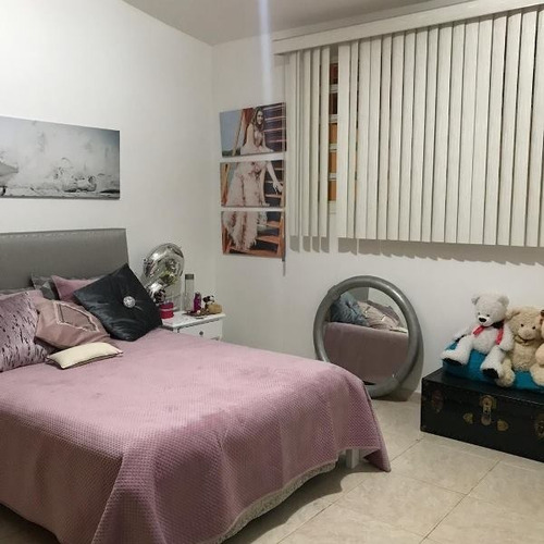 Imagen 9 de 13 de Gabriel Rivas Vende Casa En Urb. Trigal Norte Valencia Cod: Crc-235
