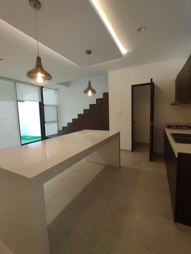 Casa En Venta Merida, Temozon Norte, Sabbia, 2 Hab Roof, Entrega Inmediata.