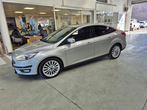 Ford Focus III 2.0 Sedan Titanium At6