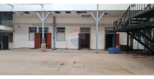 Edificio Con Anteproyecto Aprobado
