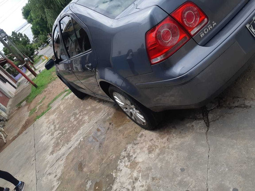Volkswagen Bora 1.8 Highline T Tiptronic Cuero 2011