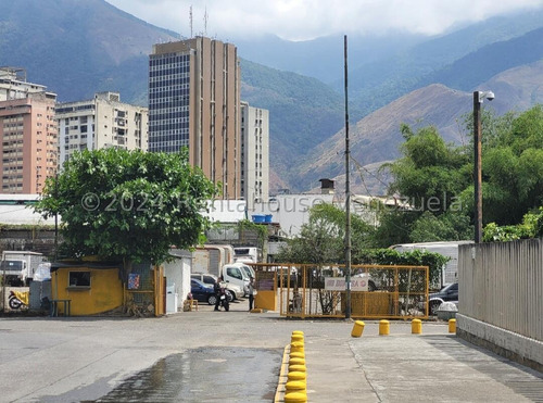 Terreno En Venta En Los Cortijos Caracas Inversion 4313 Metros De Terreno Precio Negociable