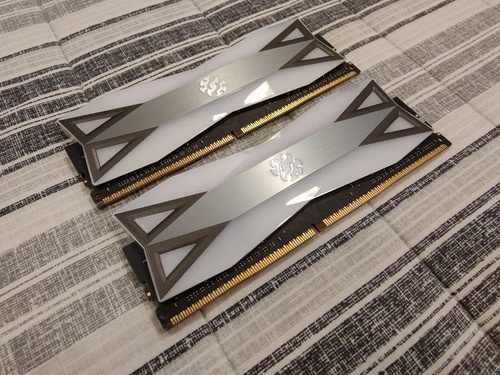 Imagem 2 de 4 de Memoria Ram Ddr4 Xpg Spectrix D60g 16gb 1x16gb 3200mhz Cl16