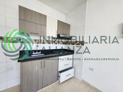 Apartamento En Arriendo En Junin I. Cod A15587