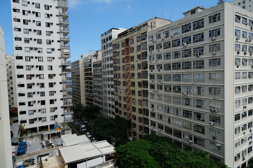 Alugo Apt Reformado Na Rua Ator Paulo Gustavo, 2 Quartos