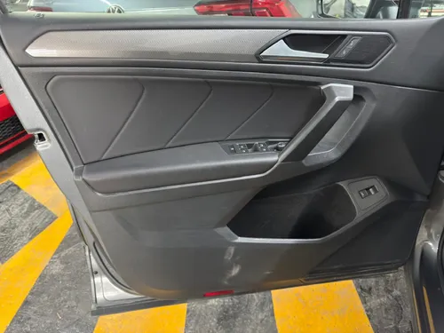 Volkswagen Tiguan COMFORTLINE 1.4L TSI DSG 5 OCUP