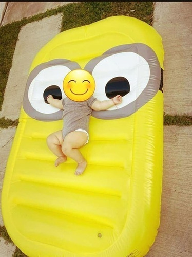 Inflable De Minions Gigante Modelo Gtr-0029 Para Alberca (Usado)