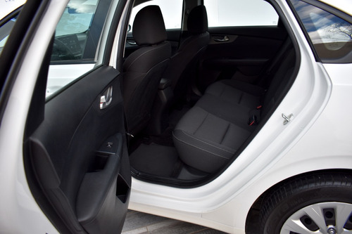 Imagen 10 de 12 de Kia Forte 2019