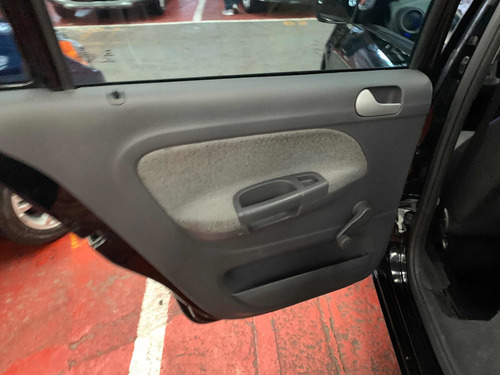 Imagen 8 de 13 de Volkswagen Gol 1.6 Gl Sport Std 5 Vel Ac 2014