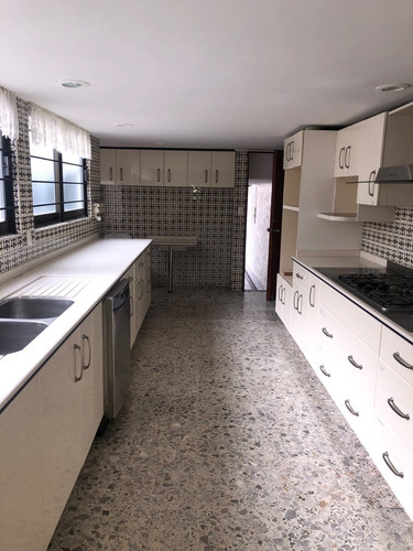 Imagen 10 de 30 de Casa-venta, Lista Para Remodelar! Calle Iglesia, Jardines D
