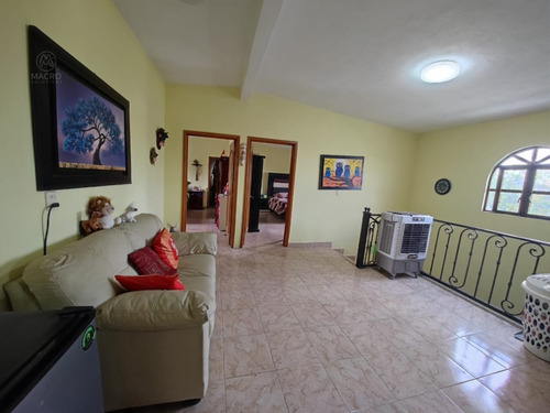 Casa En Venta En Col. Iztaccihuatl De Dos Niveles Con Jardín.