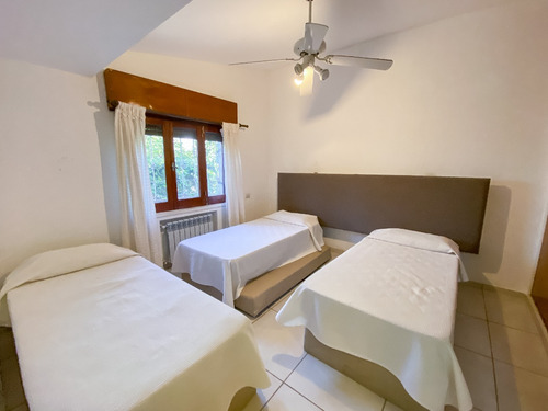 Casa En Las Sierras De Carlos Paz · Con Pileta Y Cochera · Patio · Luminoso · Vista A Carlos Paz · Venta