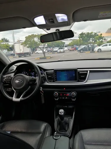 Kia Rio 1.4 Zenith Hb 5 p