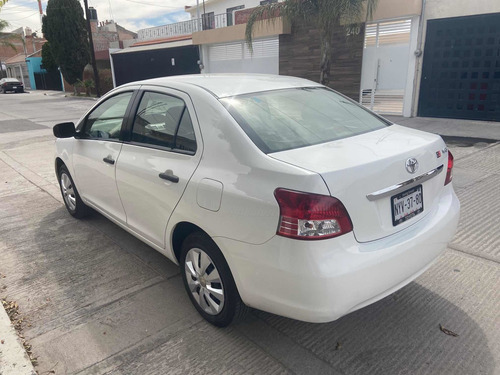 Toyota Yaris 1.5 Core Sedan Mt 2016