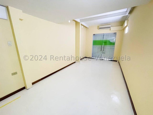 Casa Comercial En Alquiler Chuao Mls #24-21398 Bm