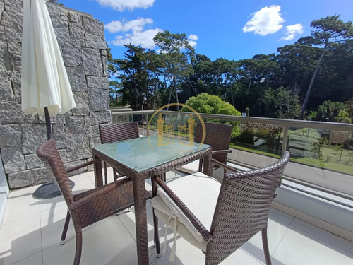 Vendo Apartamento, 1 Dormitorio Y Medio, Edificio De Lujo Con Amenities, Punta Del Este, Maldonado