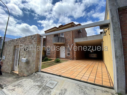 Casa En Venta En Alto Hatillo. Cecilia Gutierrez. 25-14886