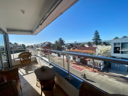 Apartamento Con Excelente Vista Y Ubicación - Ref: 1877