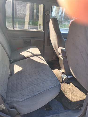Ford Explorer 4.0 Xlt 4x4 At