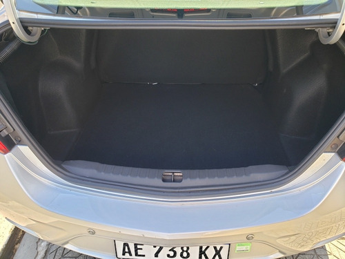 Imagen 5 de 15 de Chevrolet Onix 2021 1.4 Black Edition 1.4