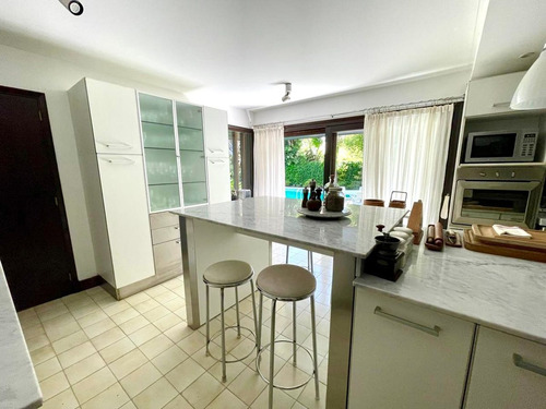 Exclusiva Casa En Acassuso Lib. Al Rio