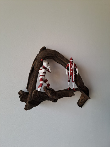 Selknam Para Pared En Base De Madera Rustica