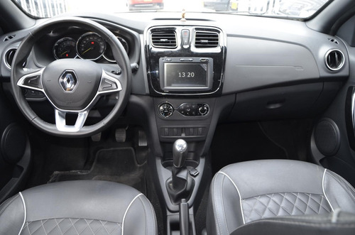 Renault Logan Intens (placa: Jlo522)