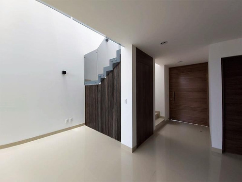 Imagen 9 de 12 de Casa Sola En Venta El Mayorazgo Residencial